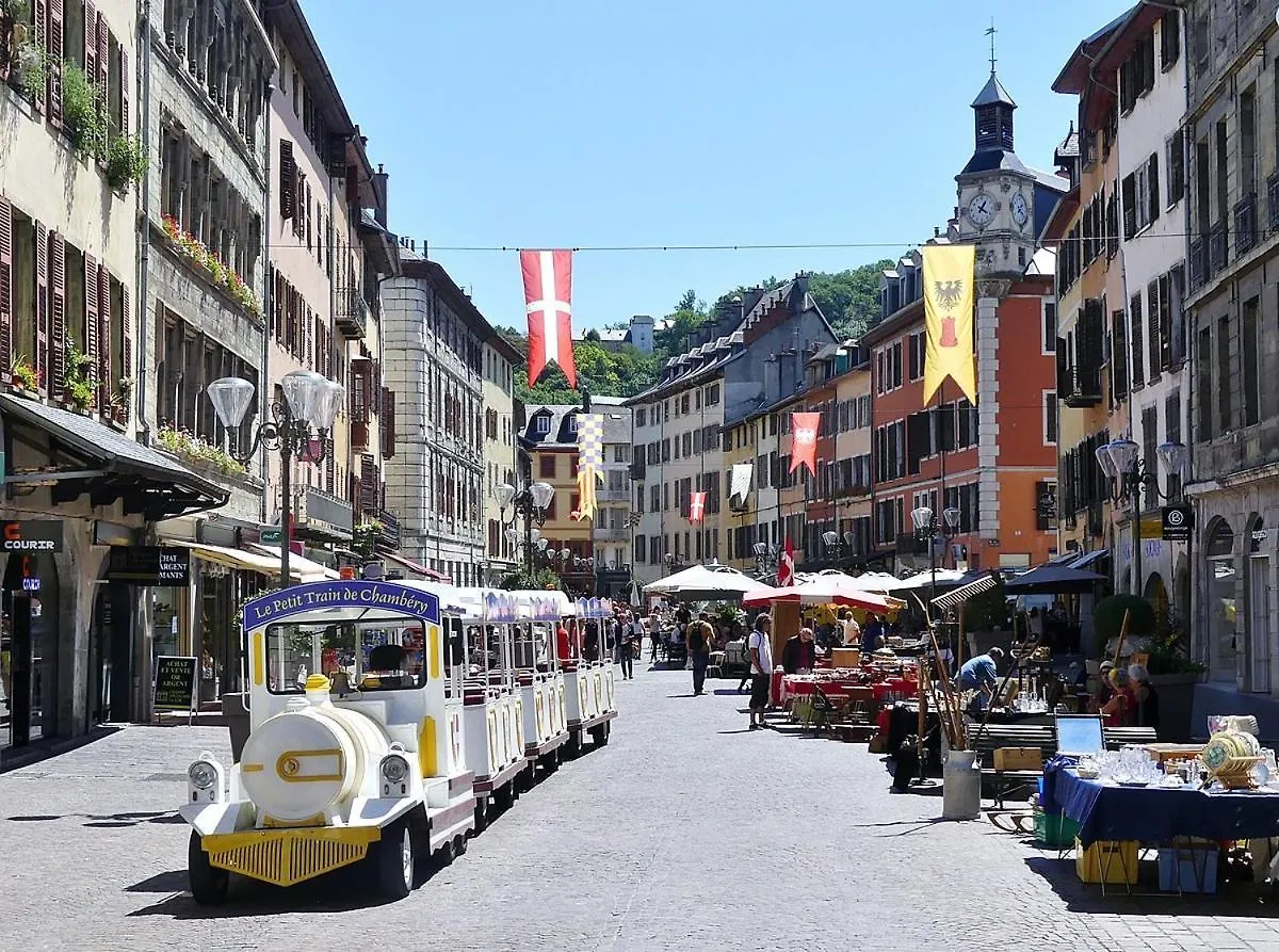 Homestay Moonlight Apartment Chambery